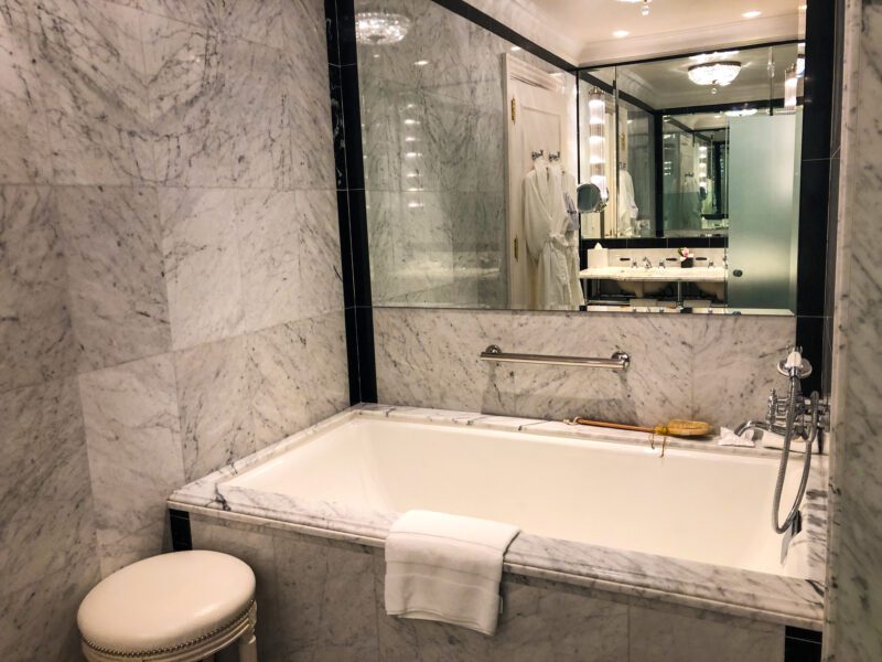 St Regis New York 5th Avenue Suite soaking tub