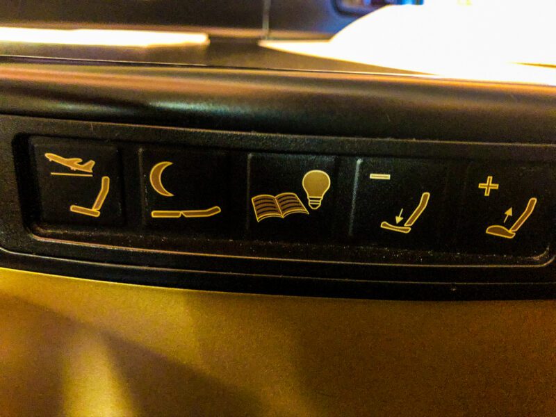 Etihad 787-9 business class seat controls