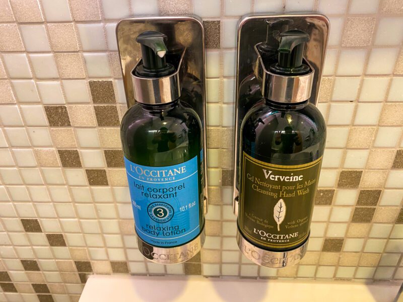 Lufthansa Senator Lounge Frankfurt Shower Amenities