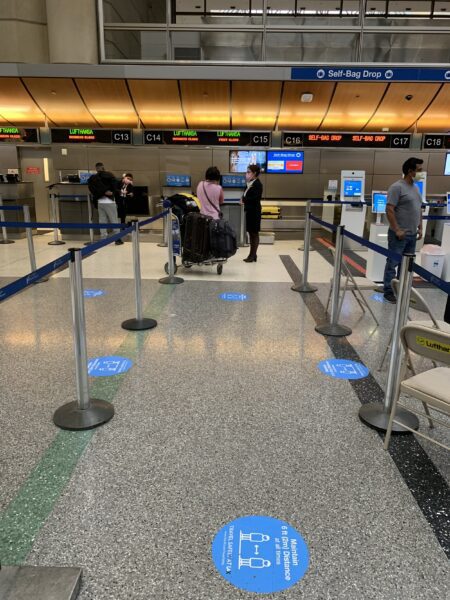 Lufthansa First Class Check In Line