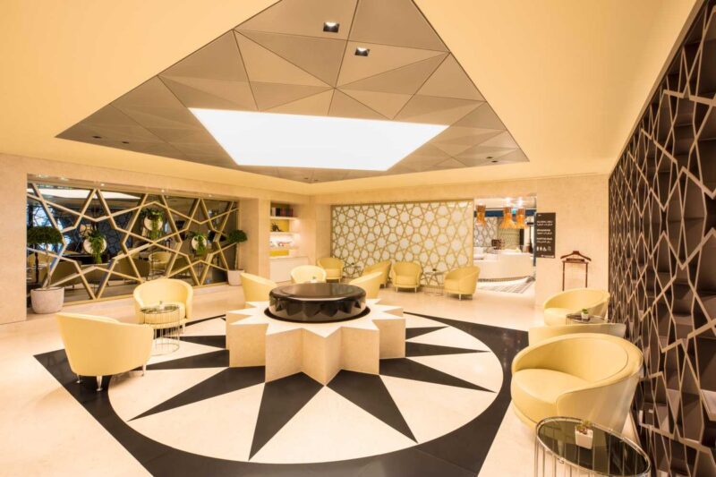 Stylish Water Feature Inside Qatar Airways Premium Lounge In Bangkok