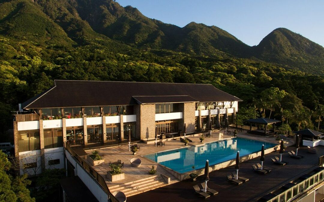 29 Best Small Luxury Hotels of the World You Can Book With Points [2025]