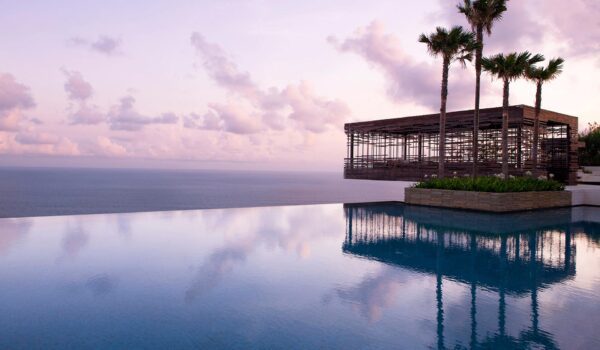 26 Best Honeymoon Resorts You Can Book Using Points [2025]