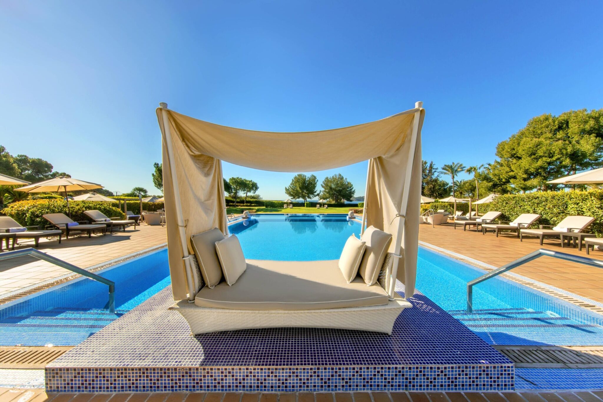 The St. Regis Mardavall Mallorca Resort