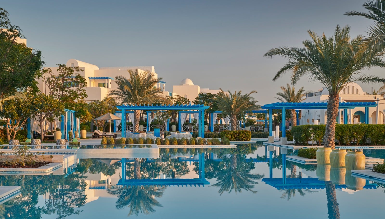 Hilton Salwa Beach Resort & Villas