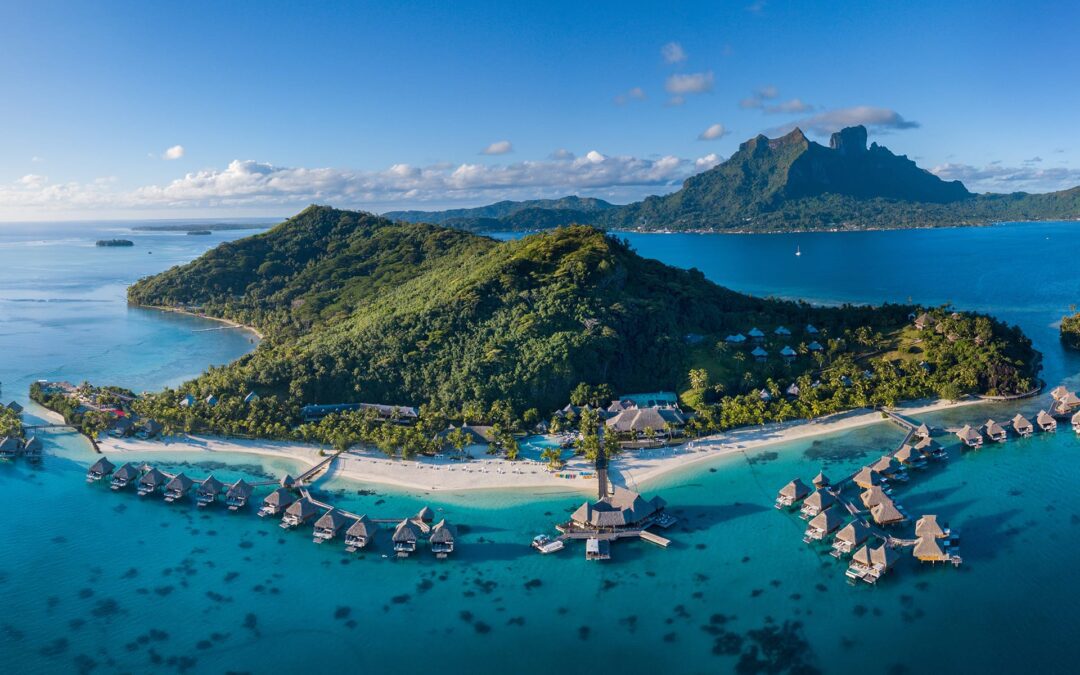 Conrad Bora Bora Nui vs The St. Regis Bora Bora Resort – Paradise in French Polynesia [2025]
