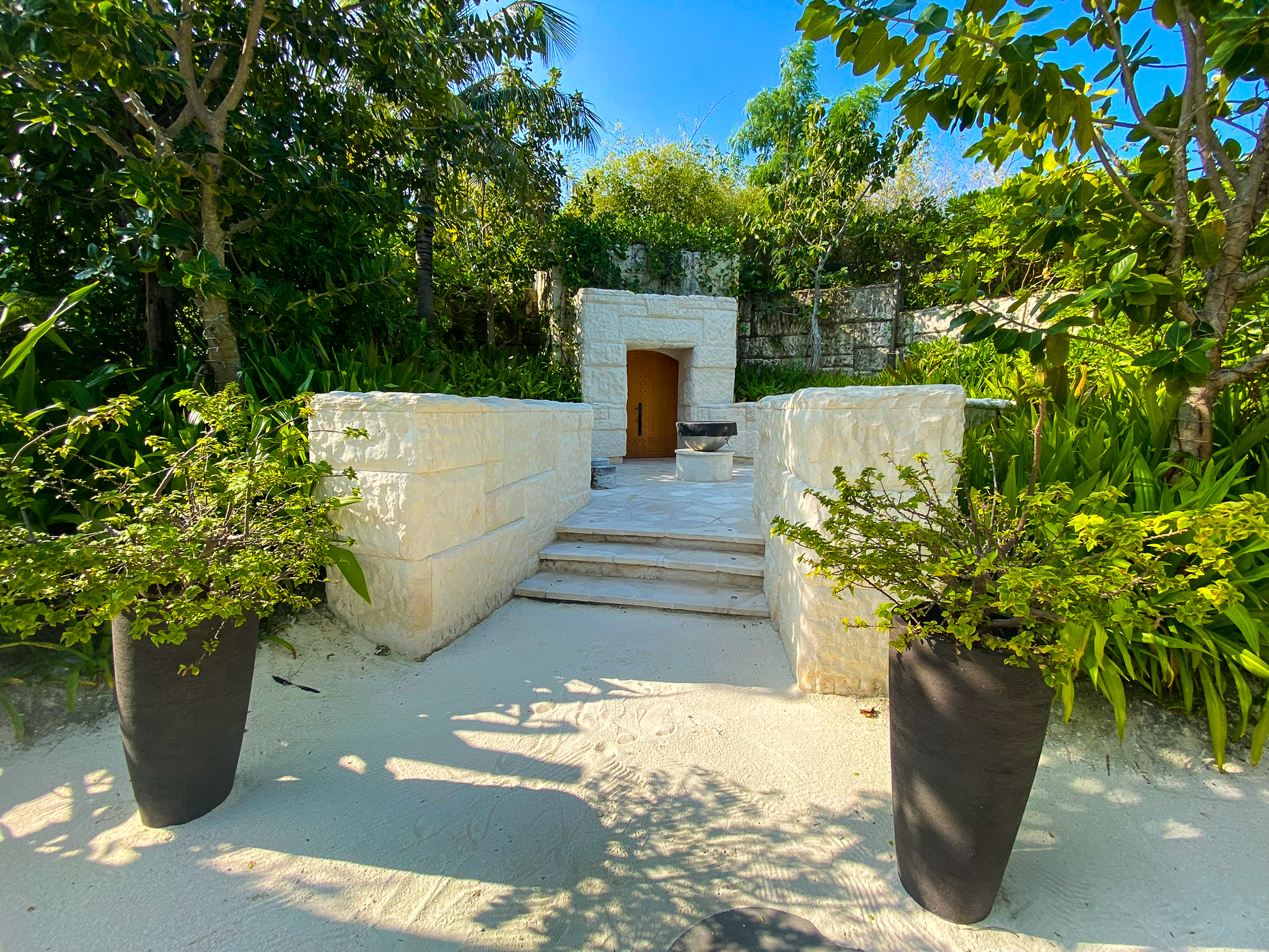 Waldorf Astoria Maldives Ithaafushi Rock walkway