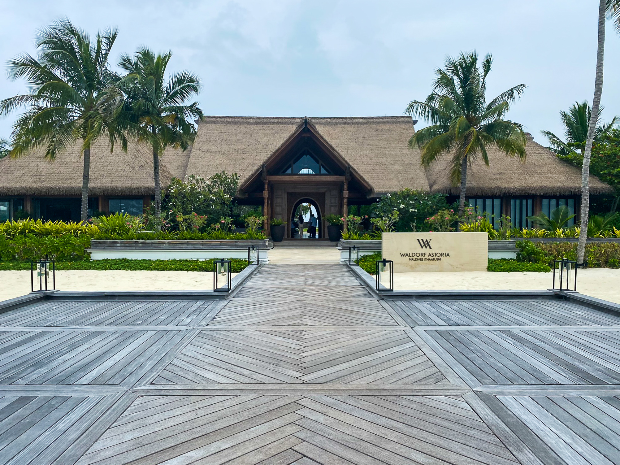 Waldorf Astoria Maldives Ithaafushi entrance