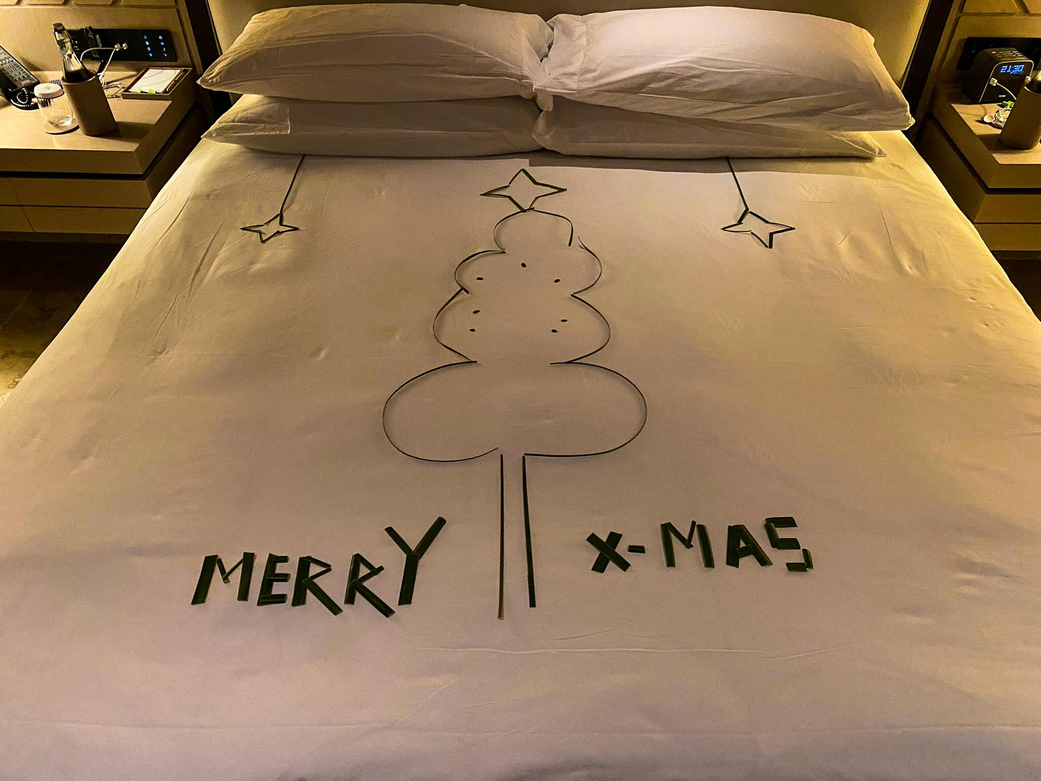 Waldorf Astoria Maldives Ithaafushi king reef villa Christmas decoration