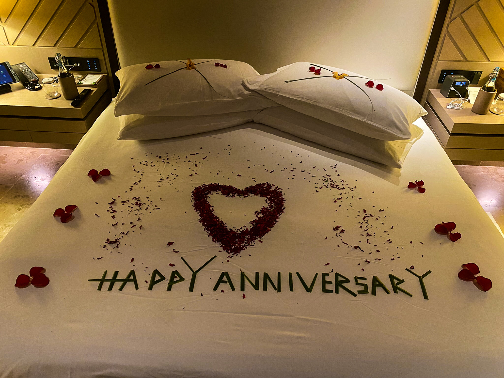 Waldorf Astoria Maldives Ithaafushi king reef villa anniversary decoration