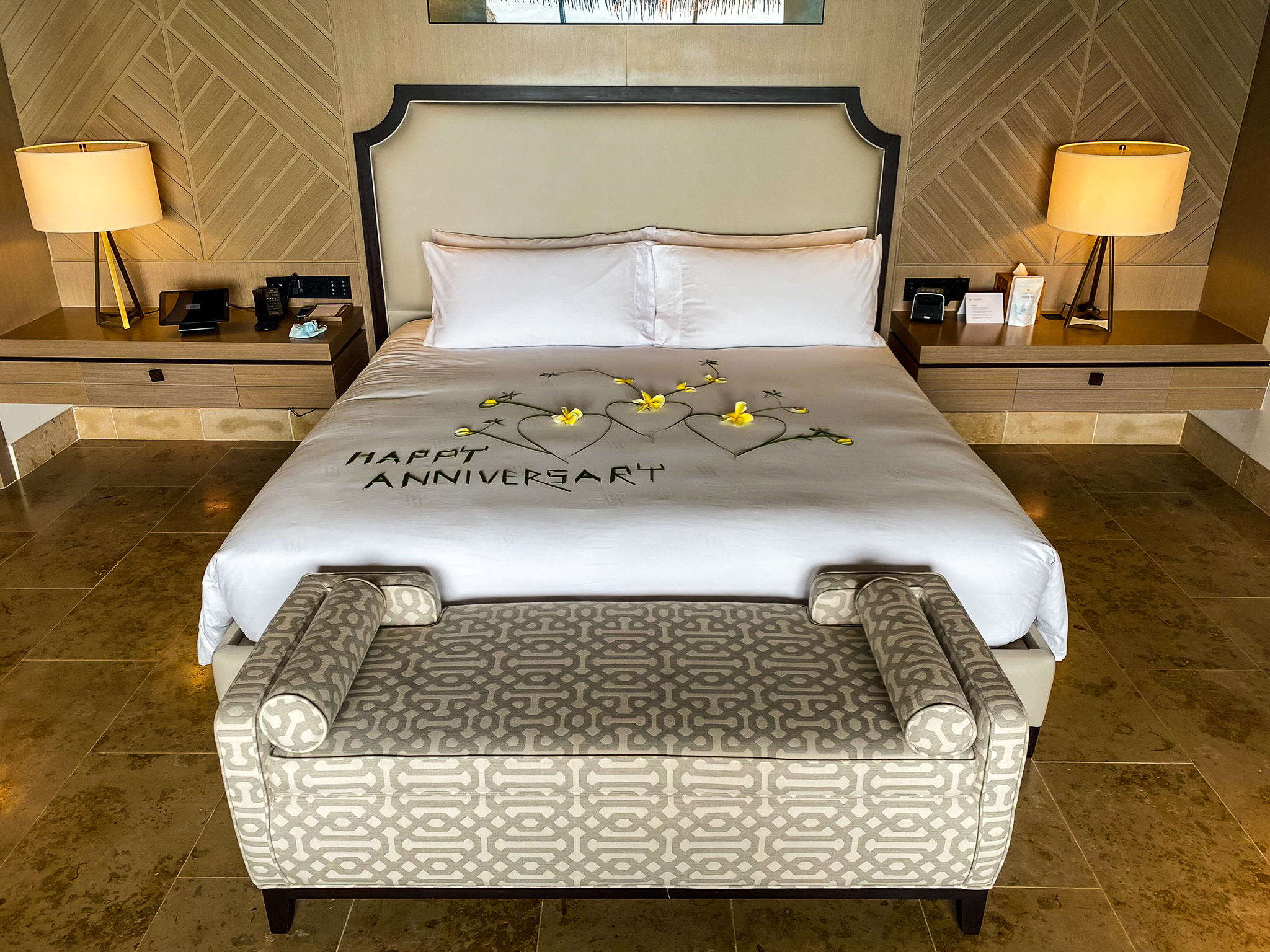 Waldorf Astoria Maldives Ithaafushi king reef villa bed