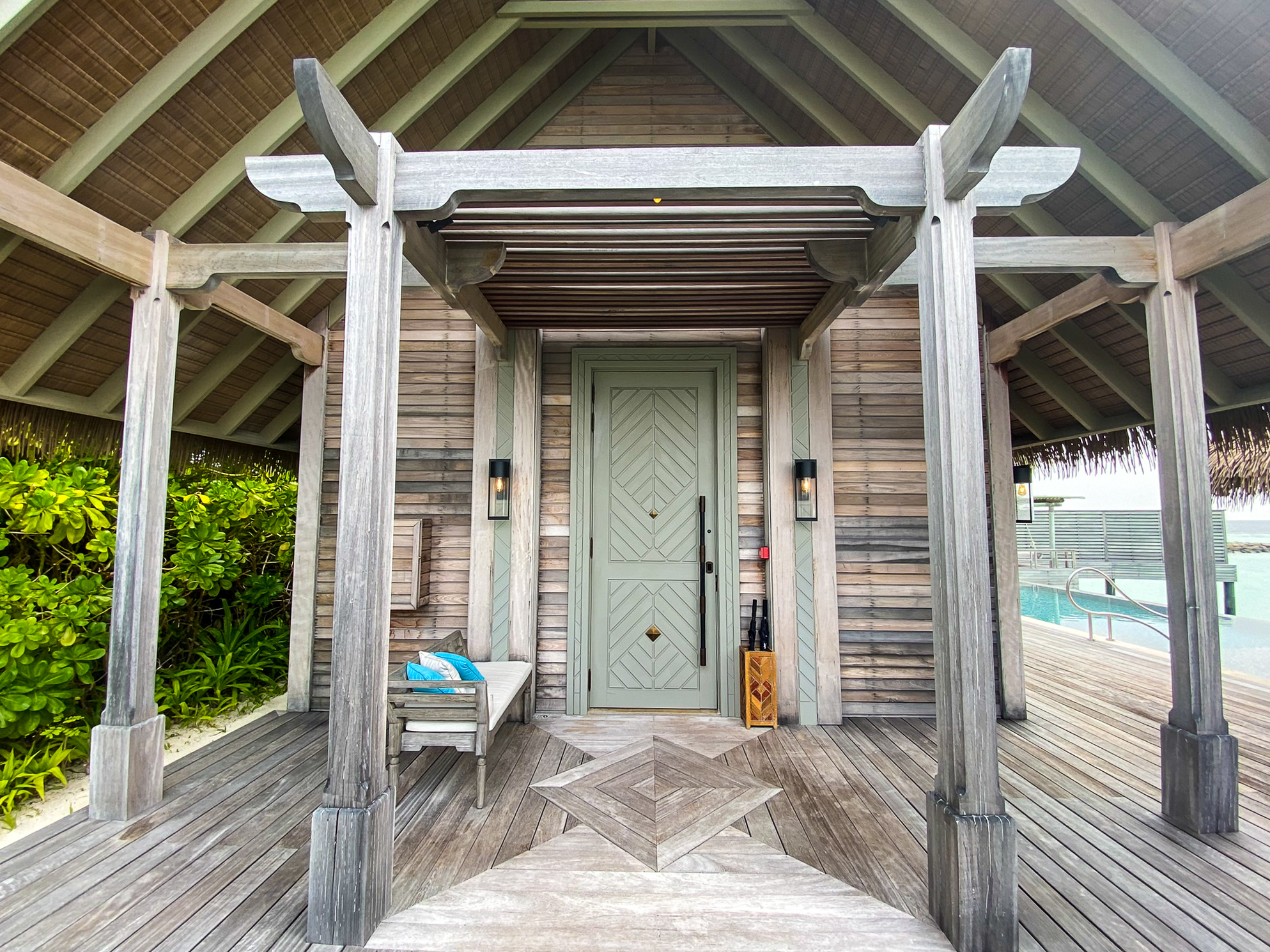 Waldorf Astoria Maldives Ithaafushi king reef villa entrance