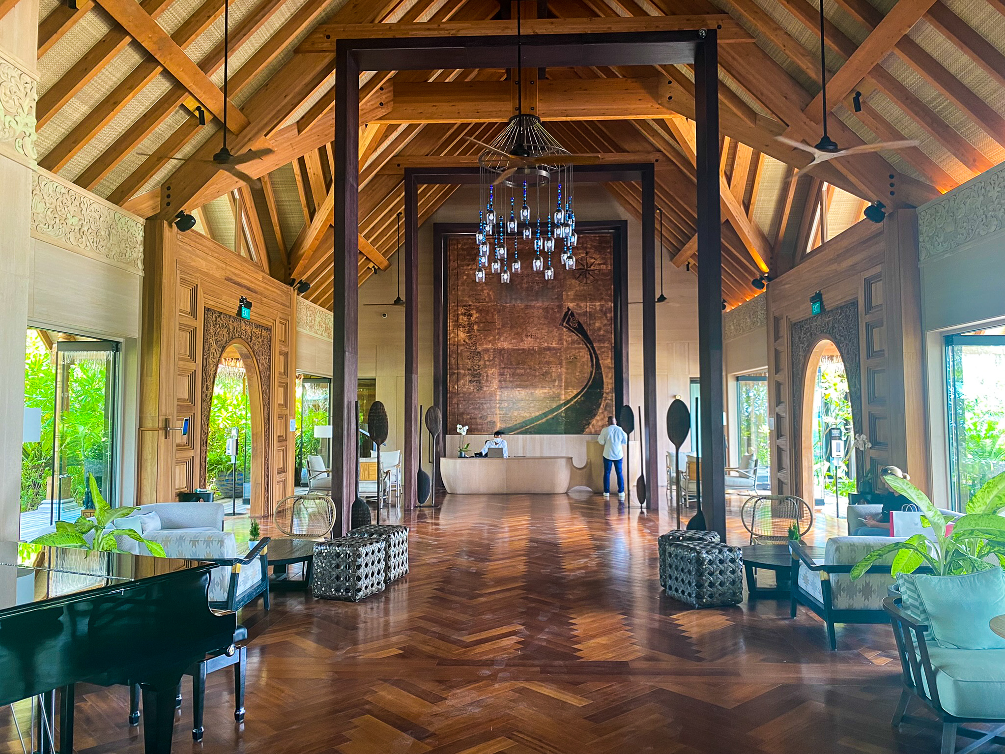 Waldorf Astoria Maldives Ithaafushi lobby