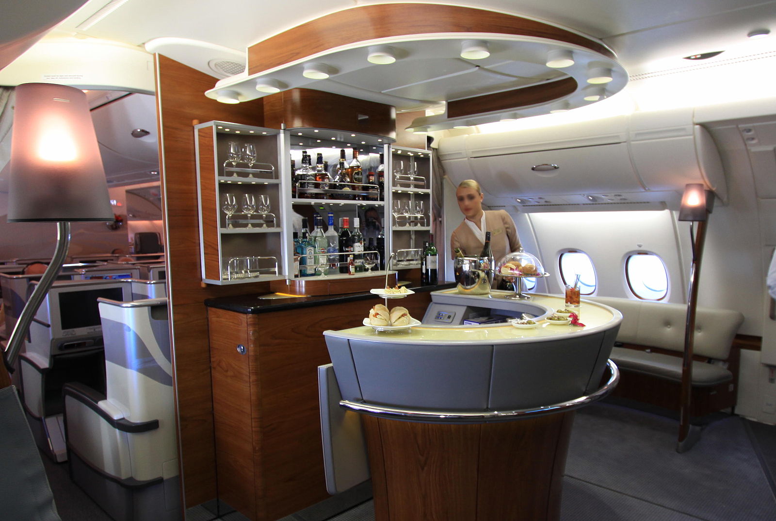 Emirates Business Class A380 - Bar