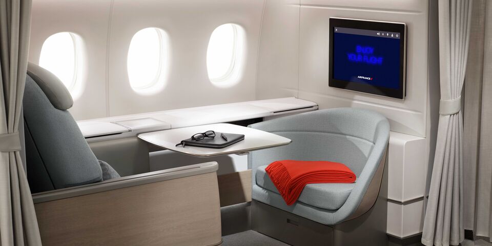 Air France First Class (La Première) - Seats with IFE