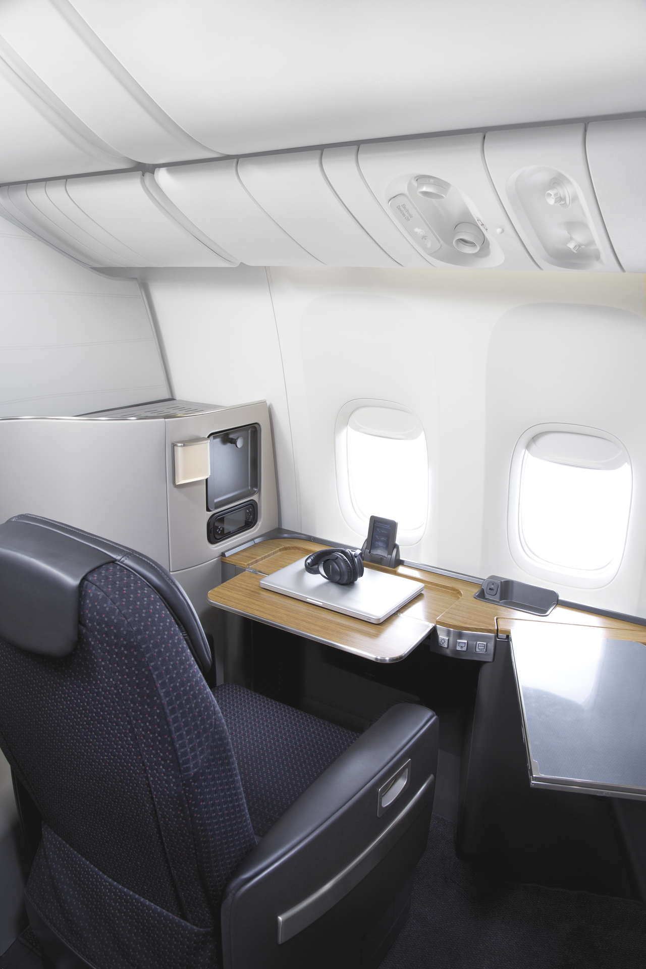 American Airlines AA777 First Class Interiors
