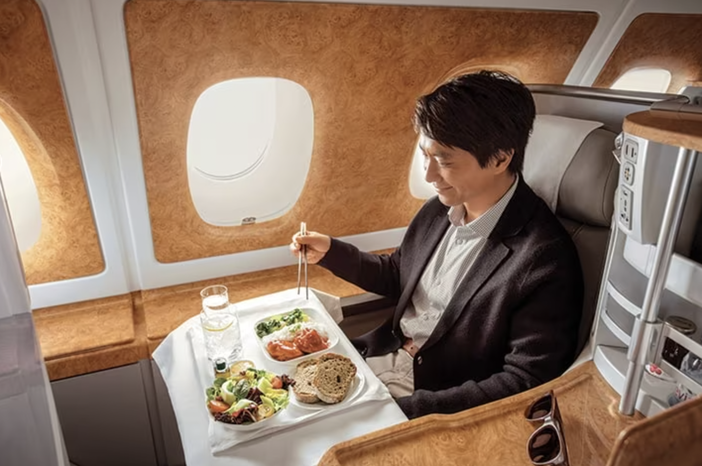 Emirates Business Class - Dining