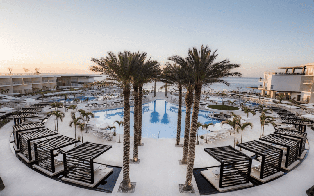 7 Best Luxury Hotels with Complimentary Cabanas [2025]