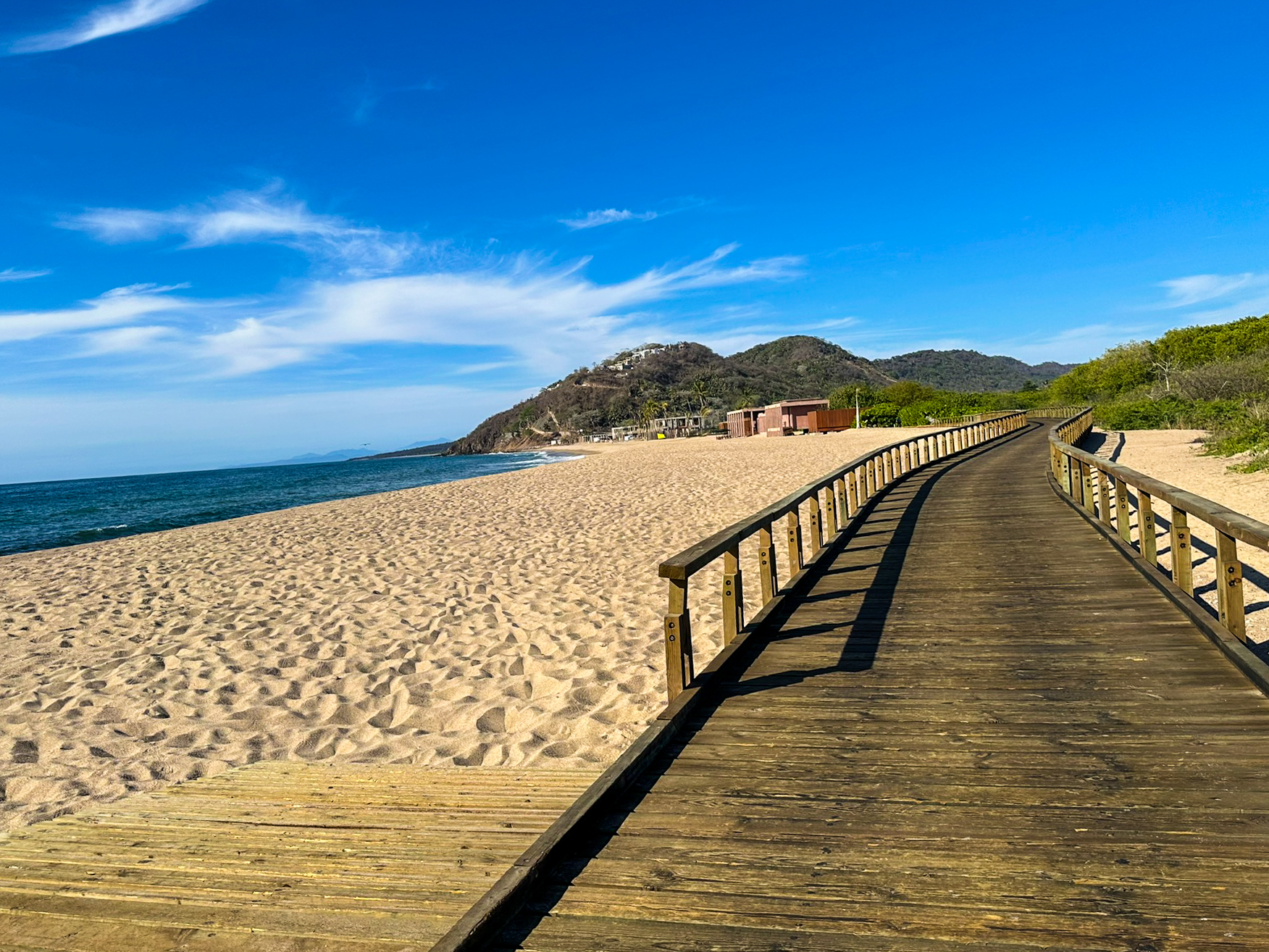 Canalan Beach Club walkway