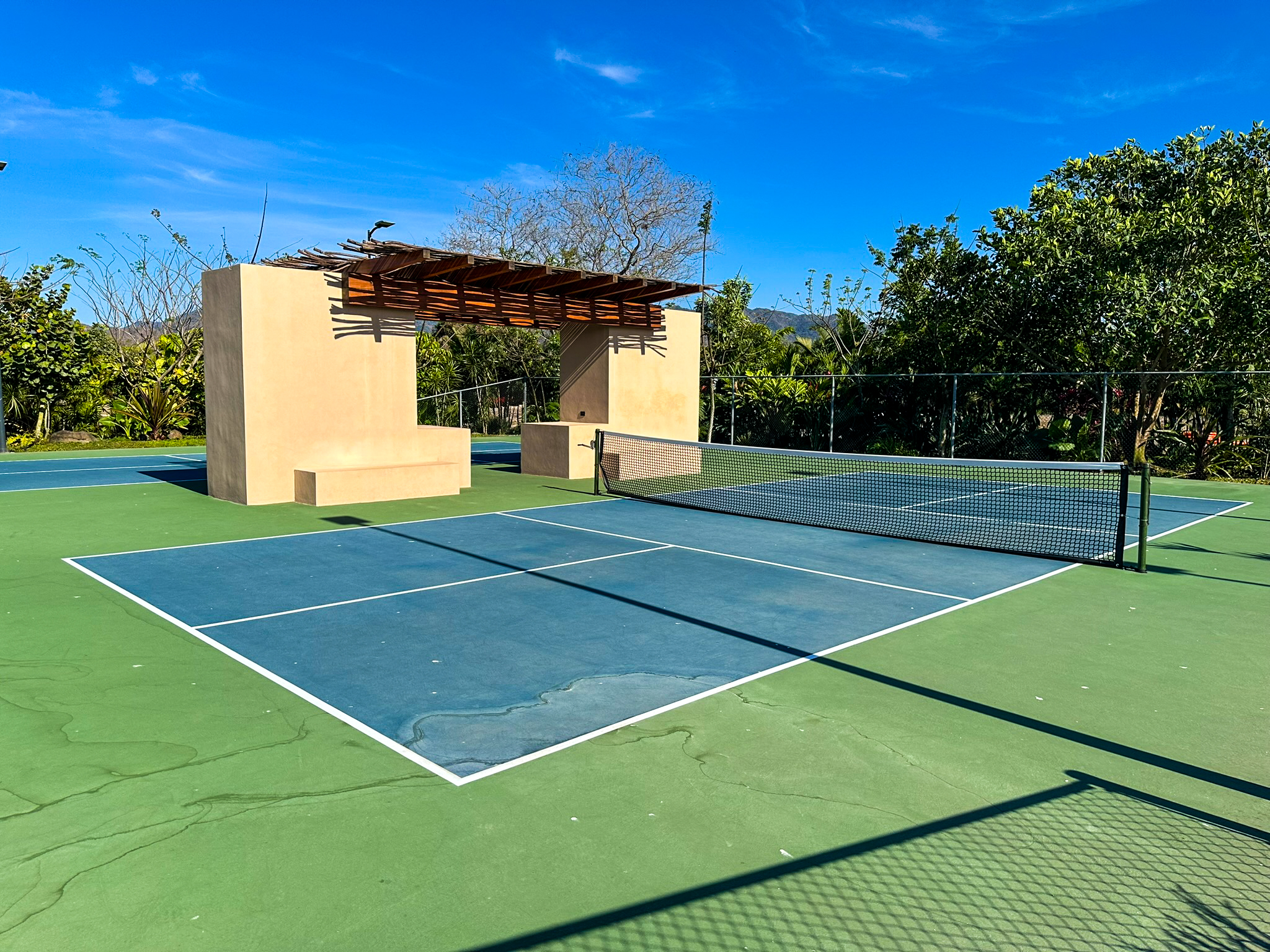 Mandarina pickleball court