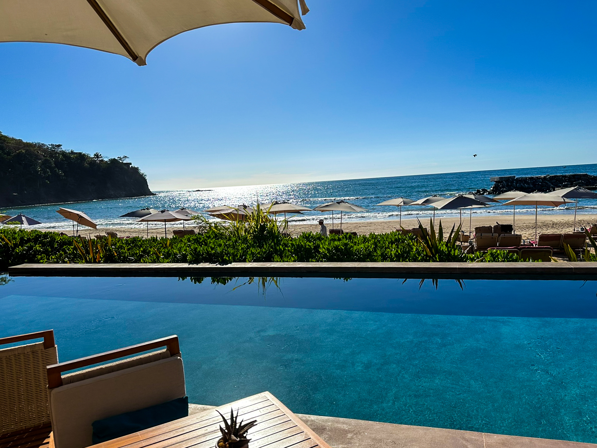 One&Only Mandarina Jetty Beach Club table views